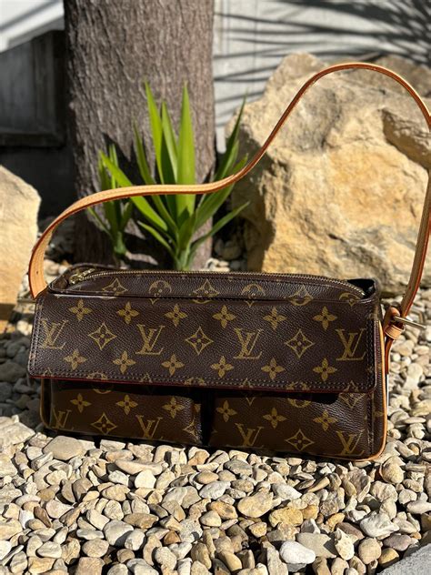 louis vuitton heuptasje dames|louis vuitton shoulder bag.